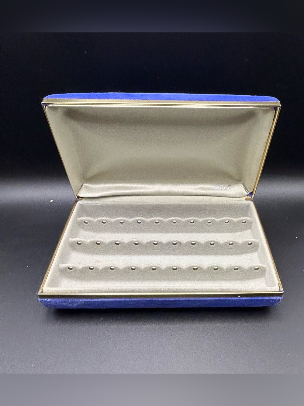 Vintage Mele Blue Velvet Clamshell Jewelry/Earring Case, Silver Lining,Gold Trim
